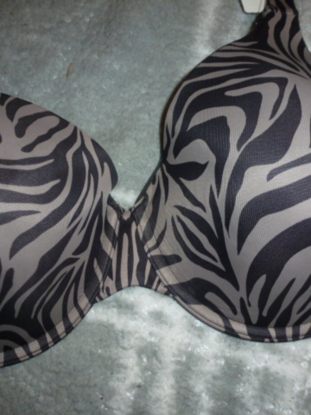 Vanity Fair 38D Zebra Print Underwire Bra | Full Coverage | Light Lift